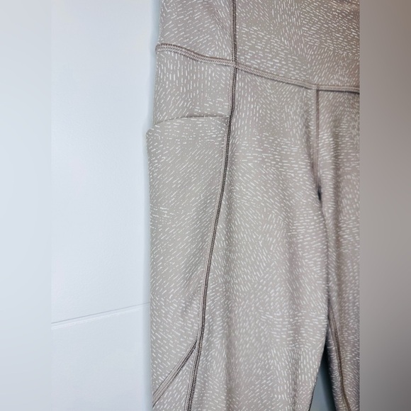 Athleta Salutation Stash Pocket Tights Rainwater pattern full lengthy leg XS - Picture 4 of 15